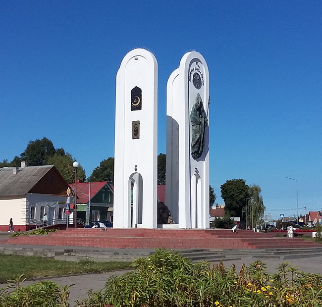 фото памятного знака в Ивье